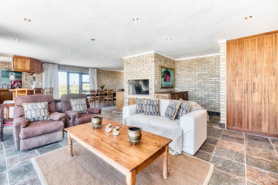 4 Bedroom Property for Sale in Pearly Beach Western Cape